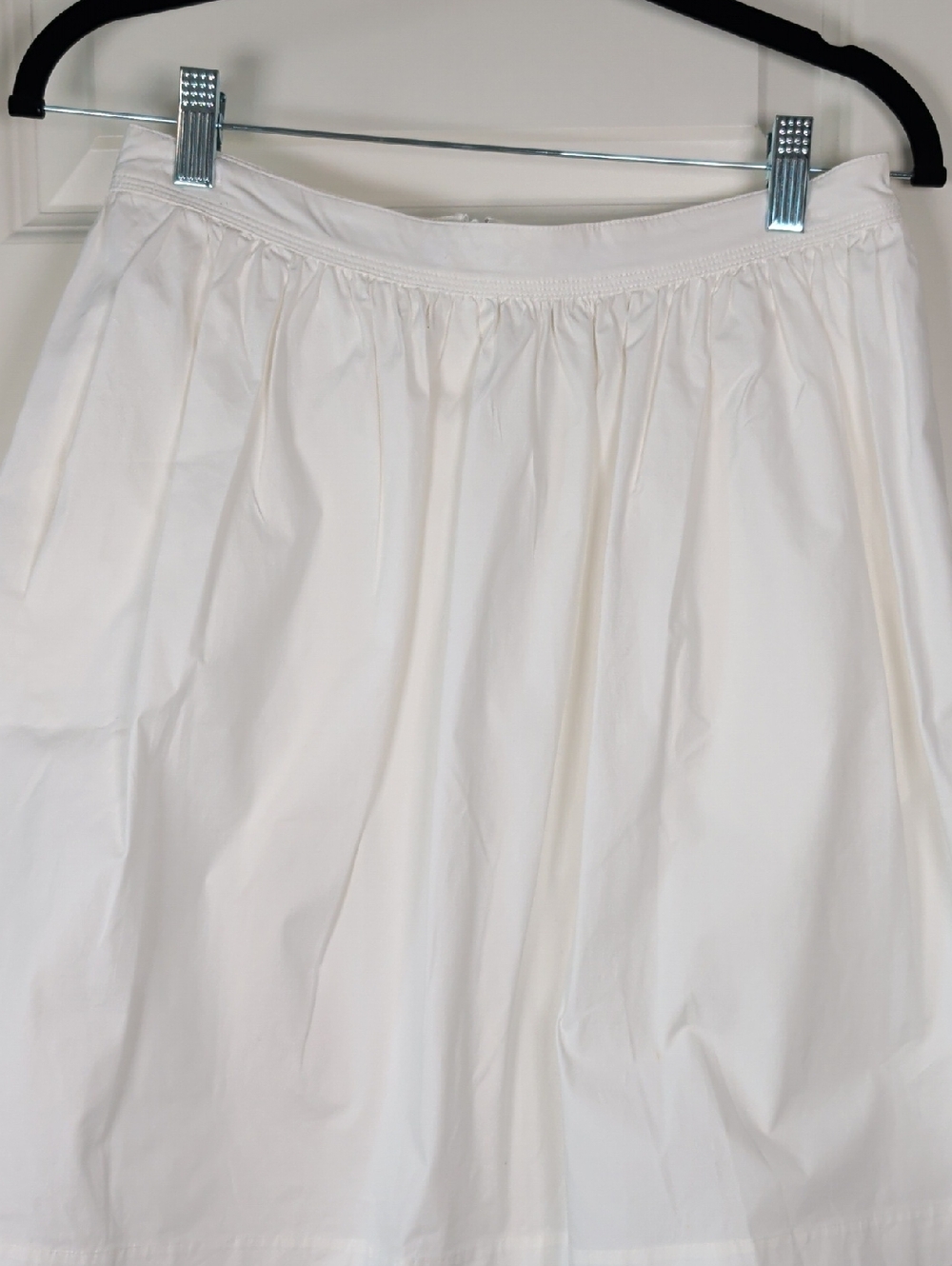 Theory White Skirt with Branded Waist Tag - Picture 8 of 8